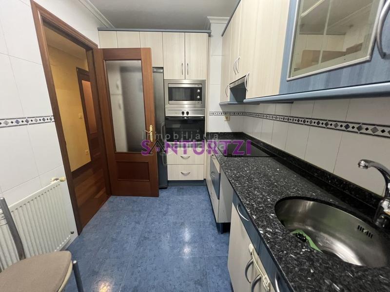 Foto cbffb792-8d2a-4153-adae-f25d01a56fcb. Affitto appartamento con riscaldamento parcheggio in Santurtzi