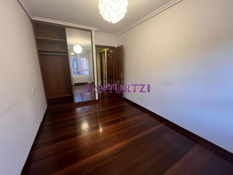 Foto a21176d1-df66-4537-ab88-c36ff9080b52. Alquiler piso se alquila piso de dos habitaciones y garaje en Kabiezes en Santurtzi