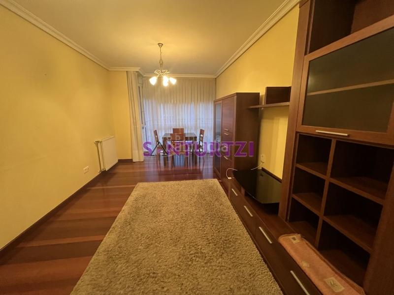 Foto 96bcc6ca-c24a-491c-b763-99f63b0f67be. Location appartement avec chauffage parking dans Kabiezes Santurtzi