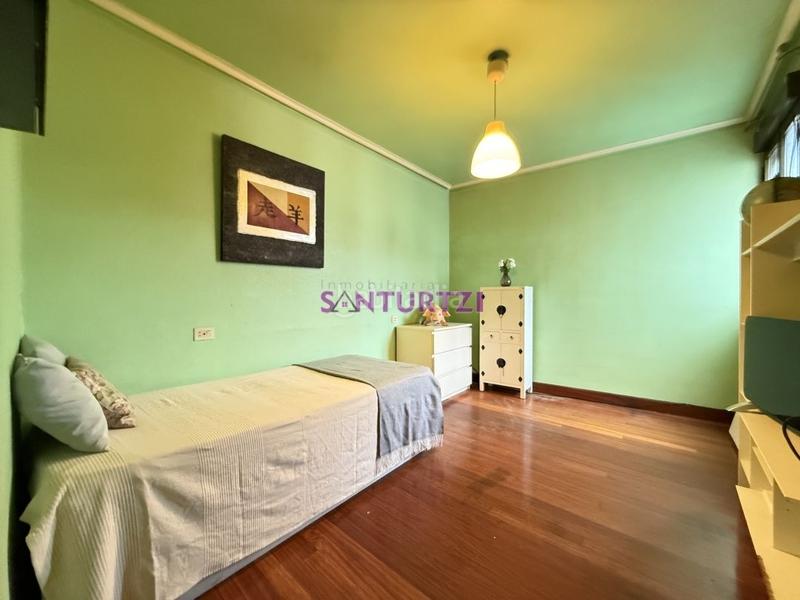 Foto 04fd0556-b4ed-4f6b-a245-485819d0433e. Pis a la txitxarra - murrieta - parke Santurtzi Santurtzi