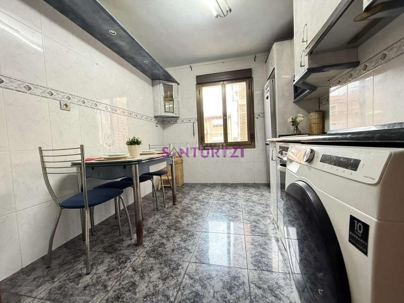 Foto 0a0bfdfb-addd-44a7-80de-112840322225. Pis a la txitxarra - murrieta - parke Santurtzi Santurtzi