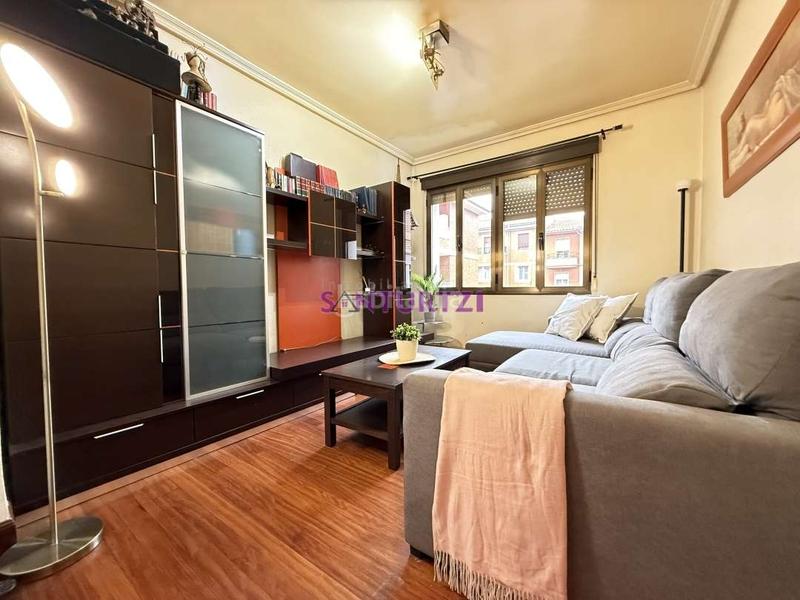 Foto 66128709-2427-45c9-9be7-b5a7a332d932. Pis a la txitxarra - murrieta - parke Santurtzi Santurtzi