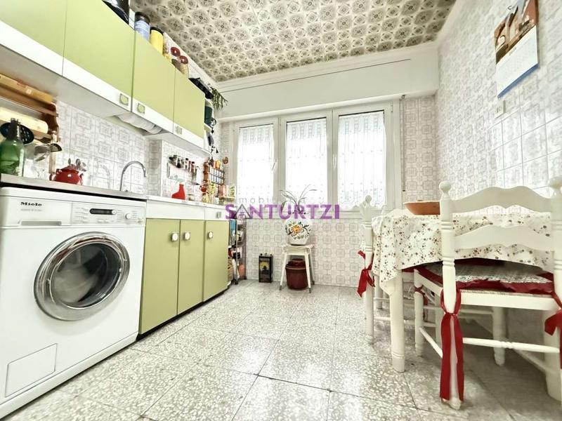 Foto 70197000-4acf-4a34-a3a4-ec04373bddd1. Flat with heating parking in Azeta - Abatxolo Portugalete