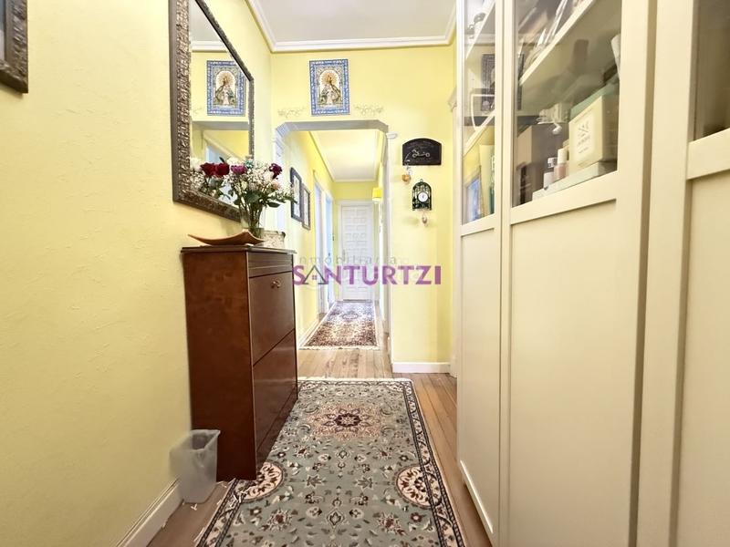 Foto 7489d5d1-3083-4e94-94cd-ac35ac19be3f. Flat with heating parking in Azeta - Abatxolo Portugalete