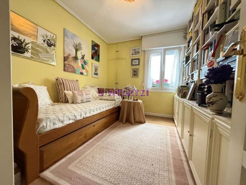 Foto bf6b6c95-5a1d-44ee-b493-3e0a9f2fe14a. Pis amb calefacció aparcament a Azeta - Abatxolo Portugalete