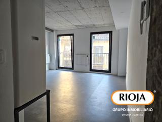 Pis  Santo domingo kalea. ¡vivienda recién reformada con calidades de lujo!