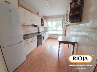 Appartement  Federico baraibar kalea. Amplio piso en santa lucia