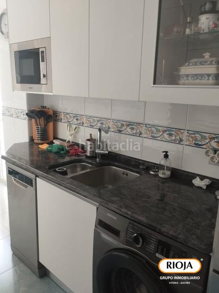Foto 0fa6481f-99c2-420d-a0c7-79228392973b. Piso ¿buscas una vivienda para entrar a vivir y con mucha luz en la zona nueva de lakua? en Vitoria - Gasteiz