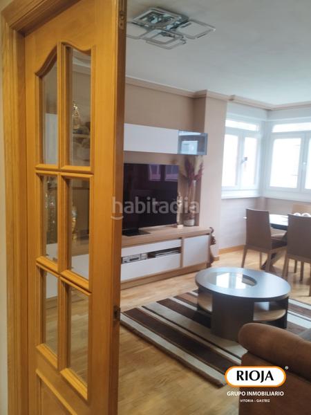 Foto 77463411-140d-4d61-aa7b-ee70d4ebd533. Piso ¿buscas una vivienda para entrar a vivir y con mucha luz en la zona nueva de lakua? en Vitoria - Gasteiz