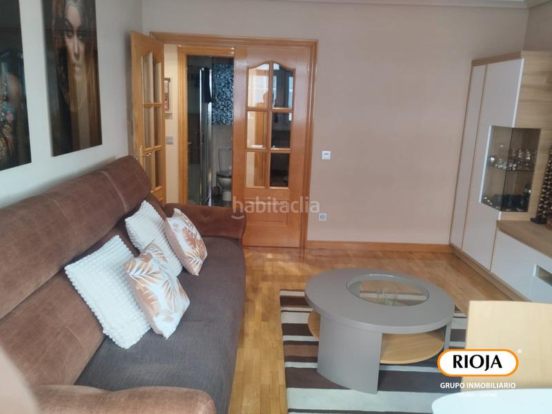 Foto 7d996bb5-9e69-4248-9e8c-e5eb3bb0f3c5. Piso ¿buscas una vivienda para entrar a vivir y con mucha luz en la zona nueva de lakua? en Vitoria - Gasteiz