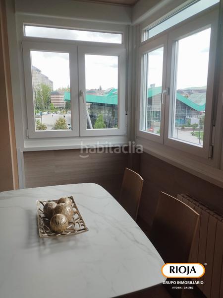Foto 8438a361-a4b0-4755-a908-0ab0a02c8323. Piso ¿buscas una vivienda para entrar a vivir y con mucha luz en la zona nueva de lakua? en Vitoria - Gasteiz