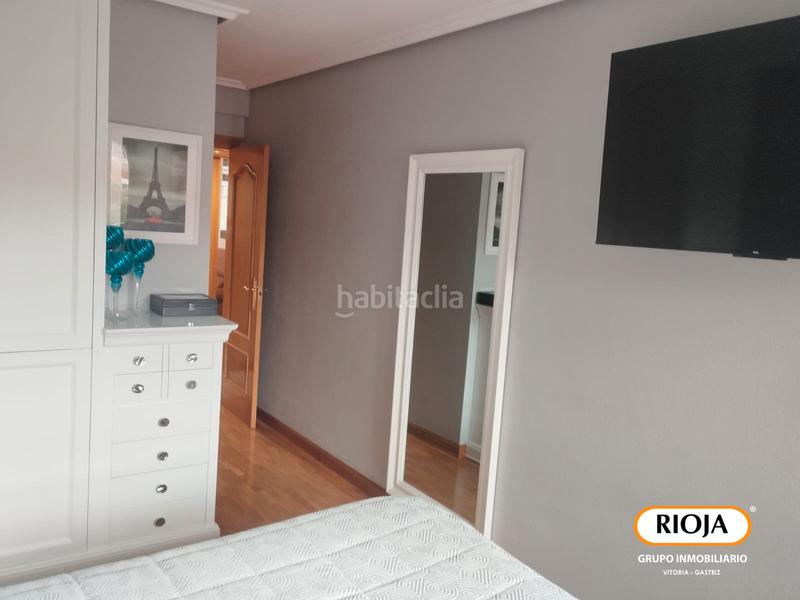 Foto 852948c1-d629-423a-8eae-62202e823f39. Piso ¿buscas una vivienda para entrar a vivir y con mucha luz en la zona nueva de lakua? en Vitoria - Gasteiz