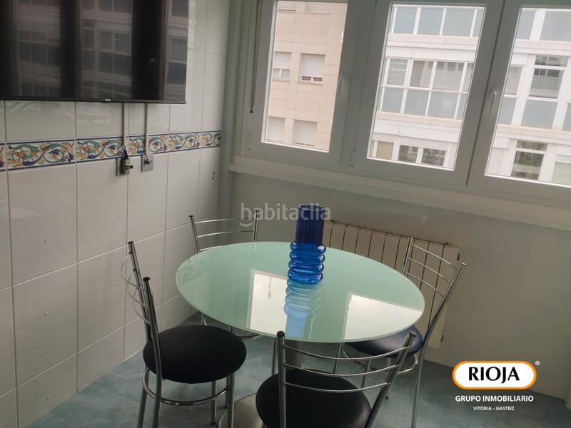 Foto c7d5b452-2f70-4ad6-b4e3-6268b0bea2b2. Piso ¿buscas una vivienda para entrar a vivir y con mucha luz en la zona nueva de lakua? en Vitoria - Gasteiz