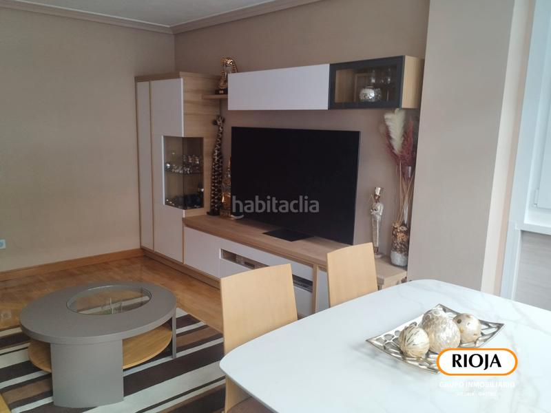 Foto ff879a14-2533-4900-ae7a-72cc557b31ed. Piso ¿buscas una vivienda para entrar a vivir y con mucha luz en la zona nueva de lakua? en Vitoria - Gasteiz