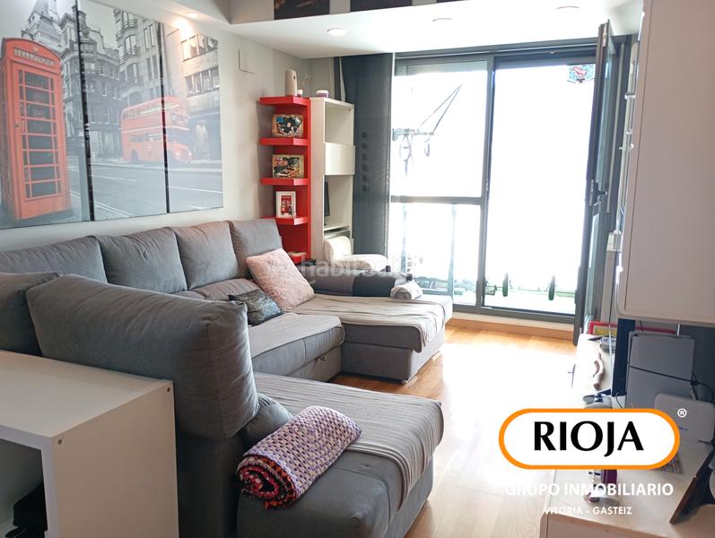 Foto 8f8300c8-f566-4f27-b5a1-ad44b2d6421d. Piso vivienda v.p.o en salburua en Salburua - Arantzabela Vitoria - Gasteiz