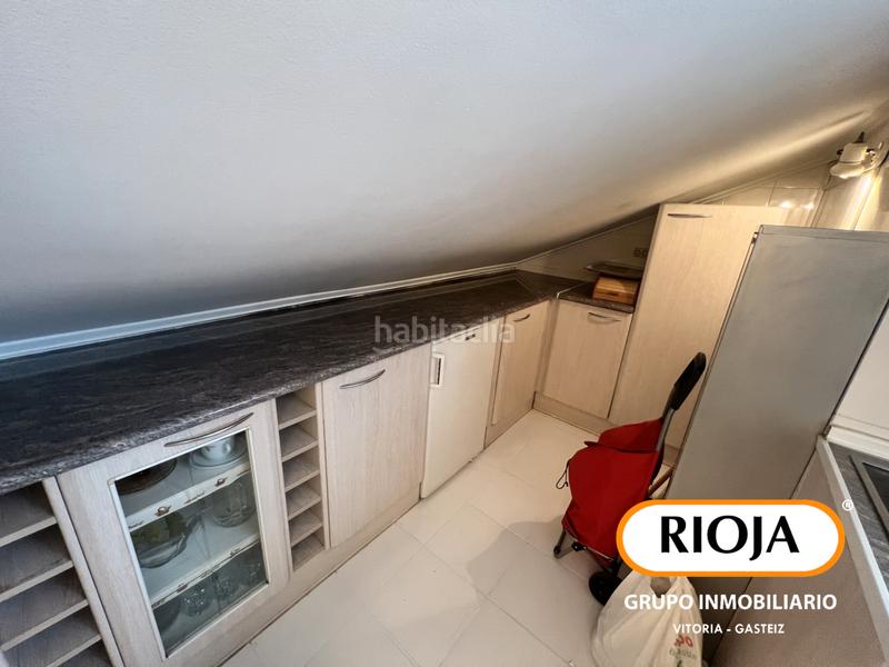 Foto ab8376ca-5849-4287-94a7-ce8f85029a7c. Piso  en el centro en Ensanche Vitoria - Gasteiz
