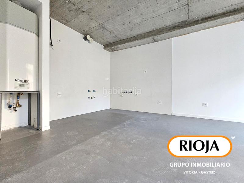 Foto c43ac129-374a-491f-92f2-8dbe0fe96dcd. Piso ¡vivienda recién reformada con calidades de lujo! en Vitoria - Gasteiz