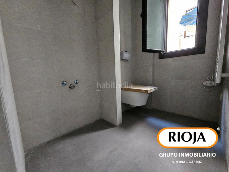 Foto dbed937b-1060-47ae-8f30-05a9775c1cfd. Piso ¡vivienda recién reformada con calidades de lujo! en Vitoria - Gasteiz