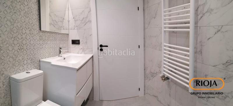 Foto 33dfae30-5026-493d-ac85-c869556a4e93. Pis amb calefacció a El Anglo Vitoria - Gasteiz