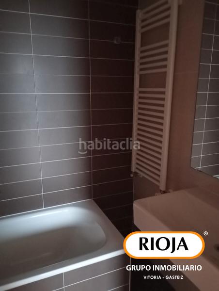 Foto 2ec3d3e5-4233-4111-90cf-03bcba445633. Piso amplio piso con terraza en Zabalgana Vitoria - Gasteiz