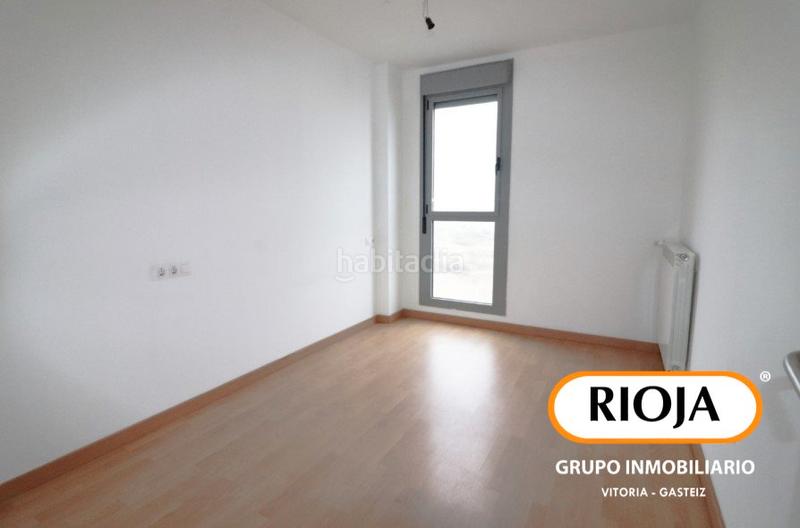 Foto 66115ef2-9b02-49d7-b6d6-6a8dc05041ae. Piso amplio piso con terraza en Zabalgana Vitoria - Gasteiz