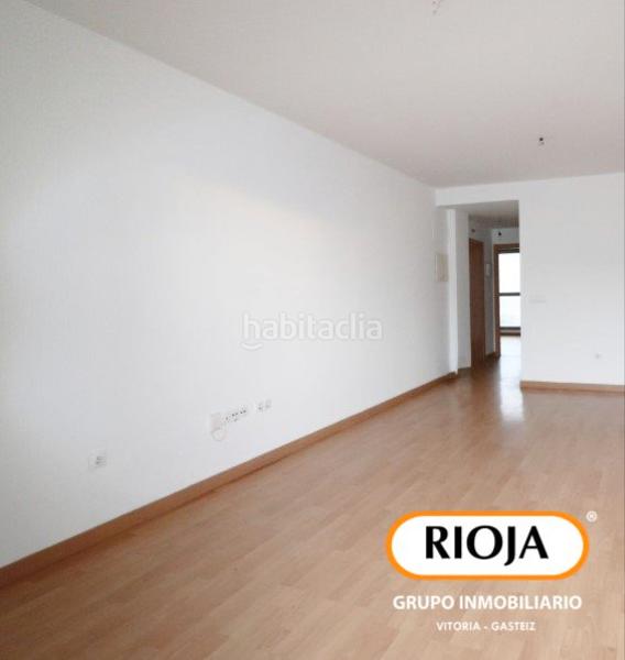 Foto 81c0e69e-3fff-4242-b811-7a8899f5c978. Piso amplio piso con terraza en Zabalgana Vitoria - Gasteiz