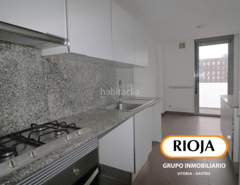 Foto 85916947-aef5-499d-9d92-187b80cefe38. Piso amplio piso con terraza en Zabalgana Vitoria - Gasteiz