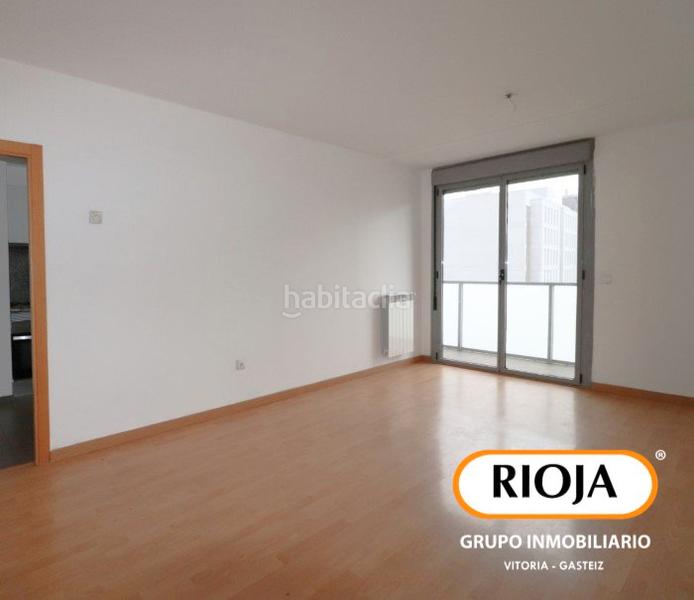 Foto a80e3604-5e56-41ad-94be-ec8645e988a6. Piso amplio piso con terraza en Zabalgana Vitoria - Gasteiz