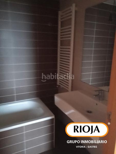Foto c0edc7a6-b327-4c5e-8163-8785a29debd5. Piso amplio piso con terraza en Zabalgana Vitoria - Gasteiz