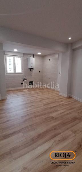 Foto c7cc4815-2c61-4fd7-a88d-5aea04dd4a91. Pis a El Anglo Vitoria - Gasteiz