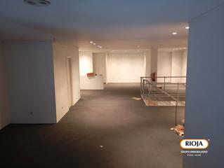 Affitto Locale commerciale  Santa barbara plaza. Amplio local de 300 m² con escaparate en alquiler