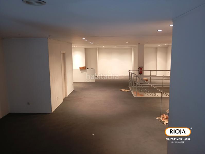 Foto 49bb2ef0-9f3a-4ee5-9e74-bc380474a3c2. Location local commercial dans Desamparados Vitoria - Gasteiz