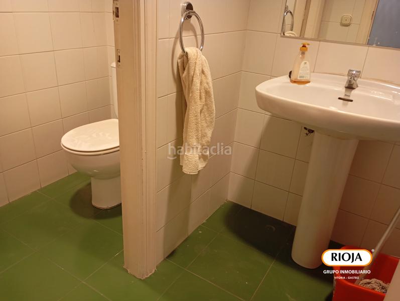 Foto 73d3e99c-06f6-4805-984b-fff18a7a3500. Location local commercial dans Desamparados Vitoria - Gasteiz