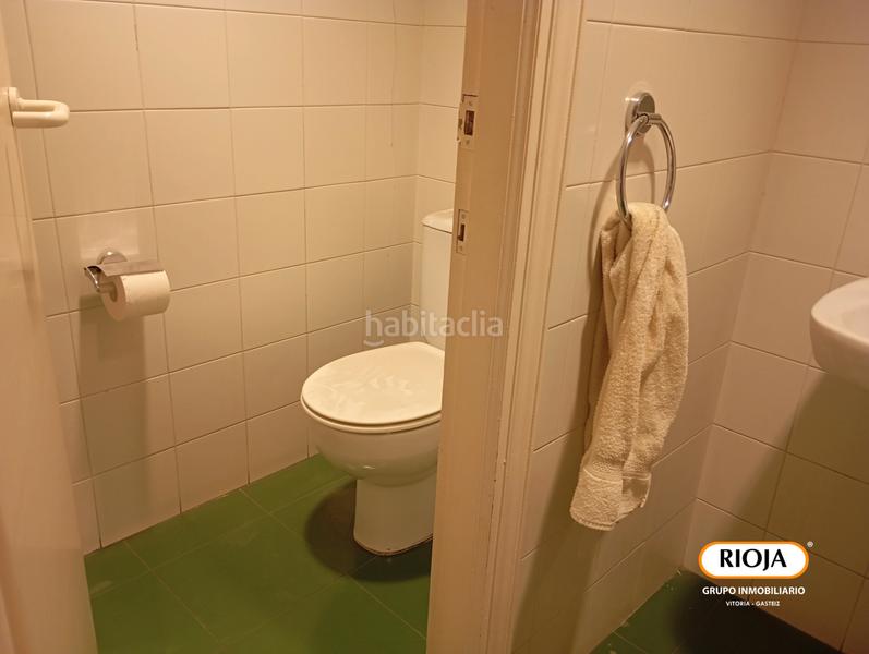 Foto aad48c1e-0e80-447f-8cfc-75da1ea944bd. Location local commercial dans Desamparados Vitoria - Gasteiz