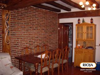 Casa  Calle mayor. Vivienda rústica de 180 m² con garaje en tres plantas