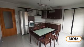 Appartement  Baiona kalea. Vivienda amueblada con terraza, garaje y trastero en lakua