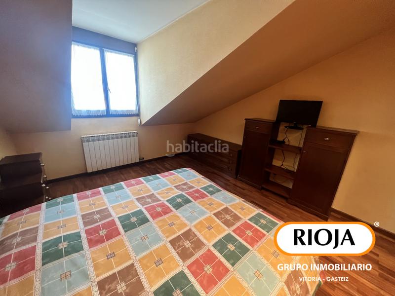 Foto d77eeca3-581f-47f7-b6dd-f845ba1ded1d. Pis amb calefacció a Ensanche Vitoria - Gasteiz
