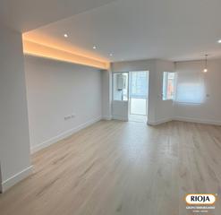 Piso  Reyes de navarra kalea. Piso recién reformado en zaramaga