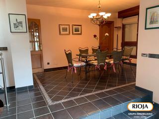 Chalet  Kurtsaldea kalea. Chalet unifamiliar con jardín en urrunaga