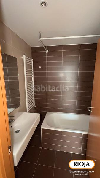 Foto 22e098f4-d9e6-417d-87c6-78646e626e61. Flat with heating parking in Zabalgana Vitoria - Gasteiz