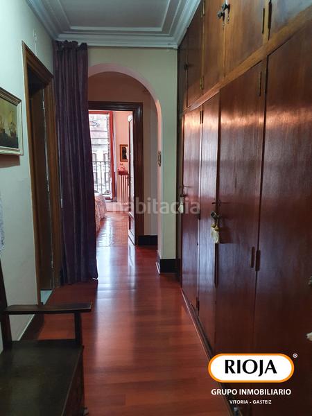 Foto b65e2897-54fe-4a70-b76d-2ba5b2ddc1fe. Appartamento con riscaldamento in Ensanche Vitoria - Gasteiz