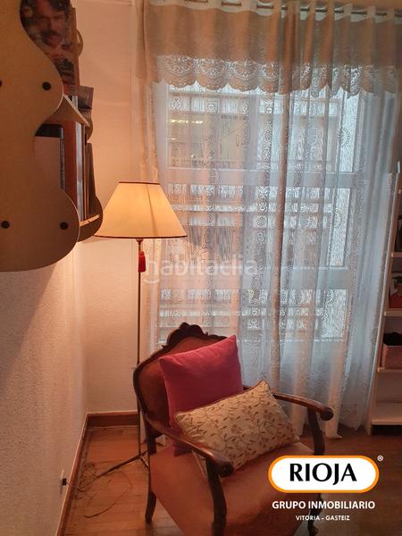 Foto f98d3f99-7307-4c33-92e2-7b564e99a8a5. Appartamento con riscaldamento in Ensanche Vitoria - Gasteiz