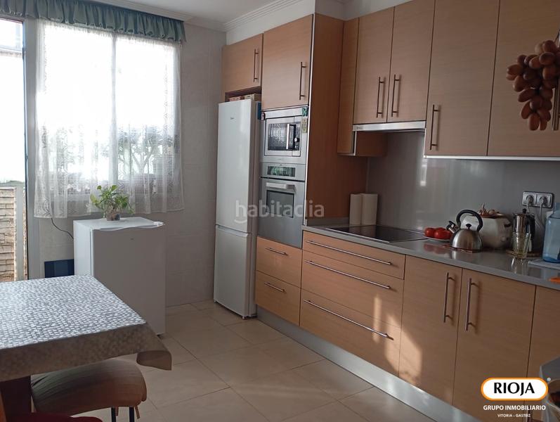 Foto 832afa5b-b56b-437c-a3f6-1719776ac0c6. Pis amb calefacció a Betoño Vitoria - Gasteiz