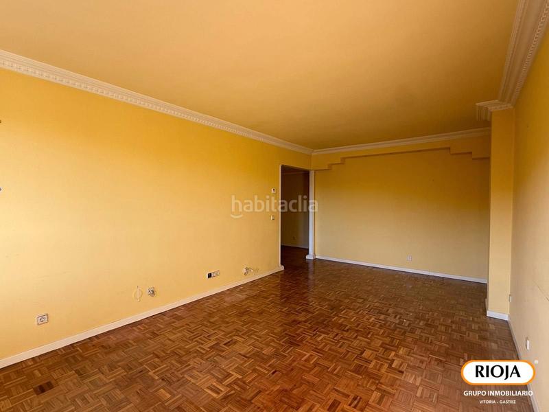 Foto 13458ae8-494e-4d37-91d4-a8dca82ffa93. Pis amb calefacció aparcament a San Martín Vitoria - Gasteiz