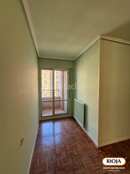 Foto 4bf8b2c3-b6dc-43b5-8450-803814f96829. Pis amb calefacció aparcament a San Martín Vitoria - Gasteiz