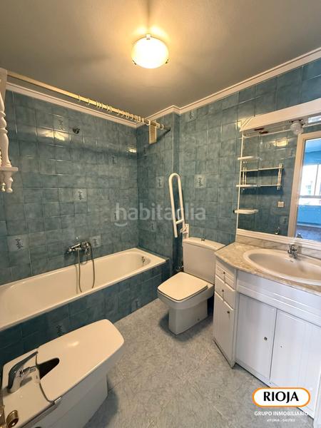 Foto 88ebc460-2191-4c1d-9d31-03709bc4a4b1. Pis amb calefacció aparcament a San Martín Vitoria - Gasteiz