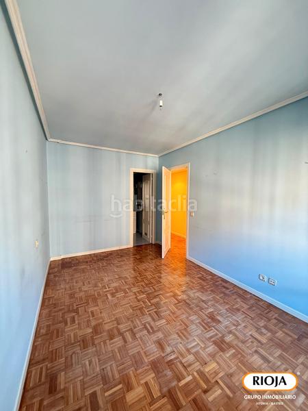 Foto e54589a5-d461-416b-9525-a0240943259e. Pis amb calefacció aparcament a San Martín Vitoria - Gasteiz