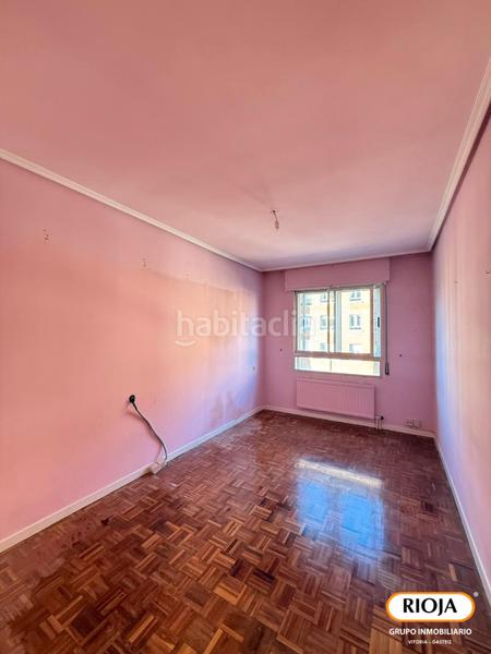 Foto eb8631ab-c98c-40ce-ba36-bb91e6945e47. Pis amb calefacció aparcament a San Martín Vitoria - Gasteiz