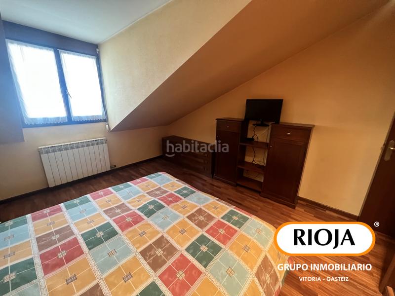 Foto ef988501-fbbc-4d27-b2bb-b7fc95ec9720. Appartement avec chauffage dans Ensanche Vitoria - Gasteiz