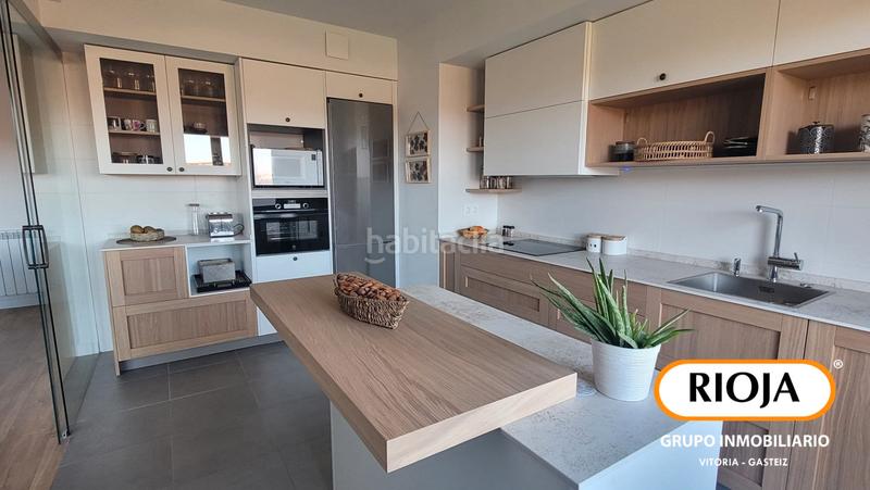 Foto d87b6dfb-9bb1-422d-9756-5bd7ae3fcd51. Flat with heating in Aretxabaleta Vitoria - Gasteiz